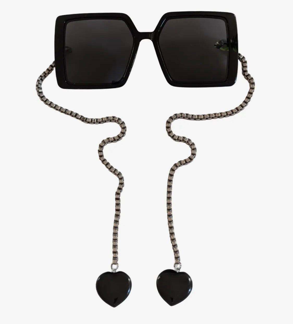 Anna Wintour Is Coming | Polarized Sunglasses with Obsidian Heart Chain
